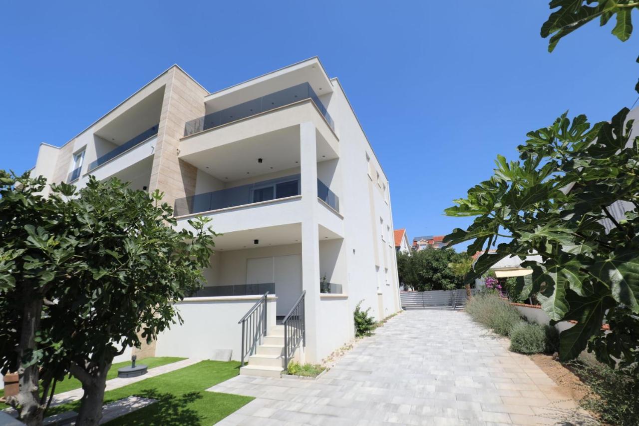 Smil'E Apartments Vodice Extérieur photo