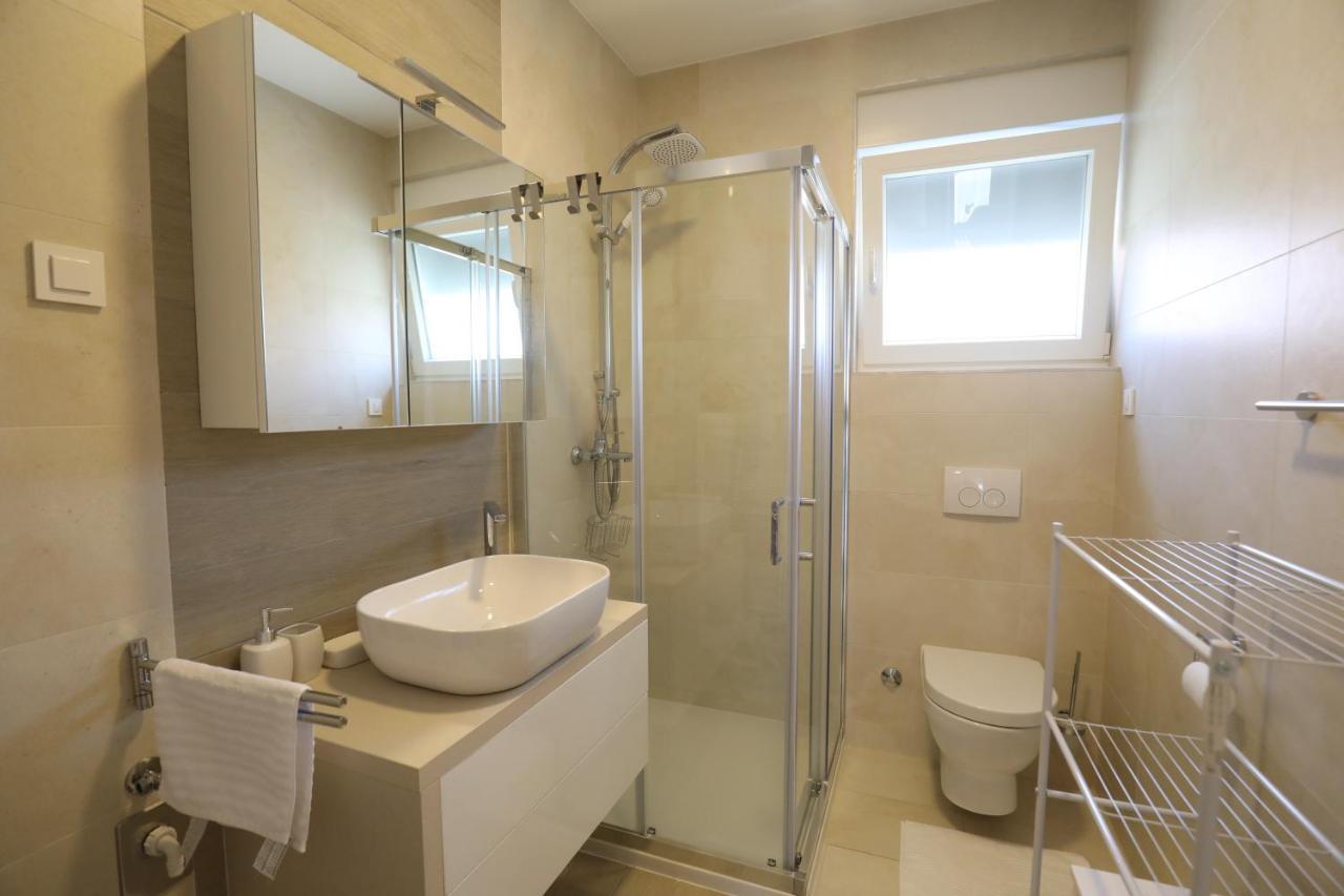 Smil'E Apartments Vodice Extérieur photo