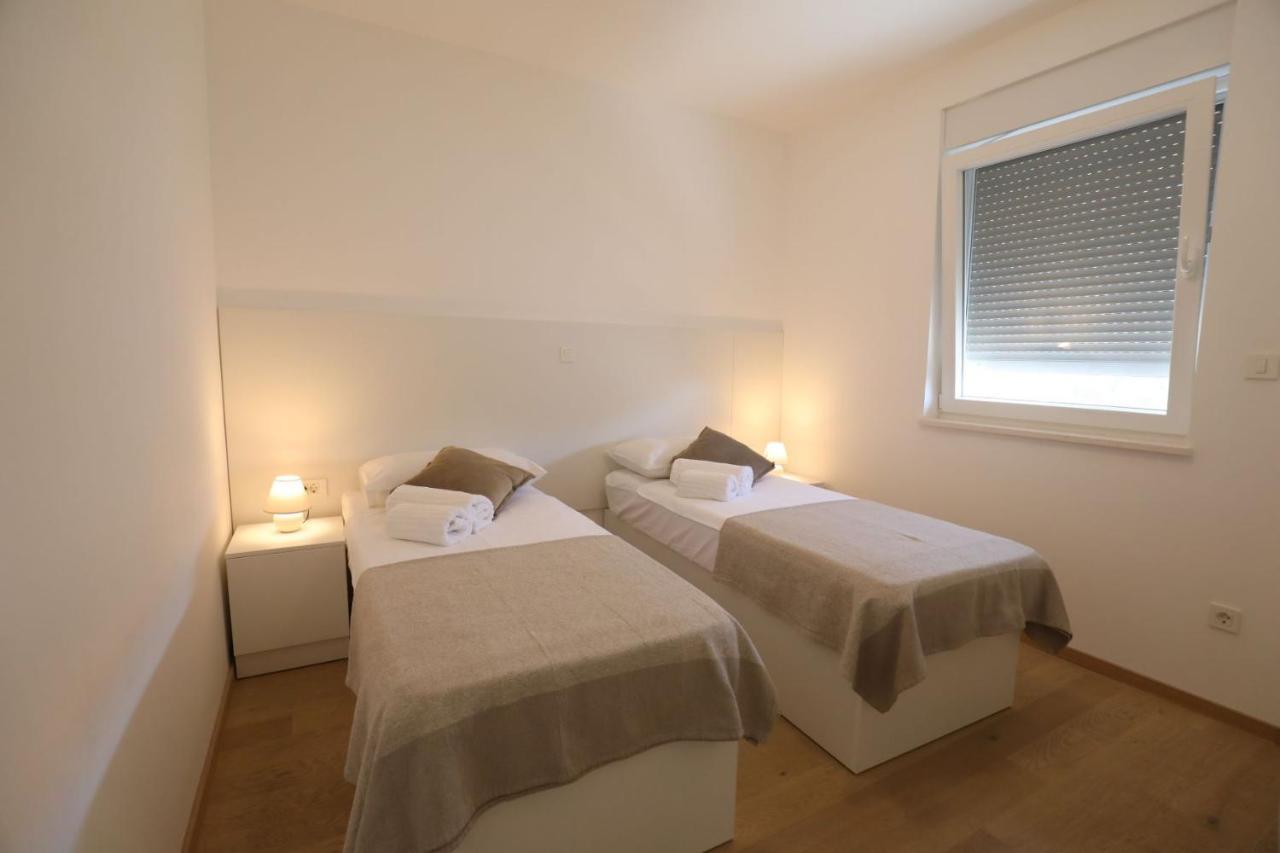 Smil'E Apartments Vodice Extérieur photo