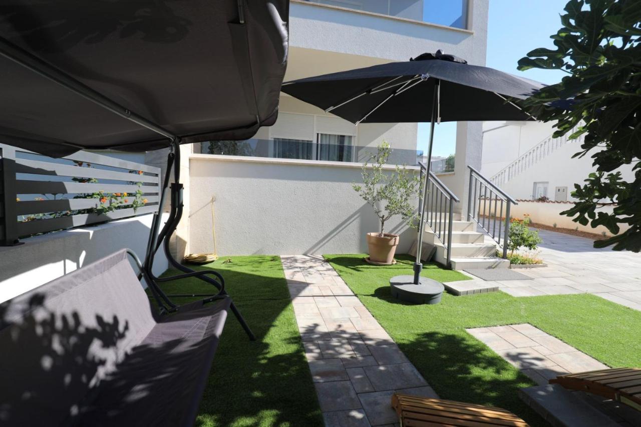 Smil'E Apartments Vodice Extérieur photo